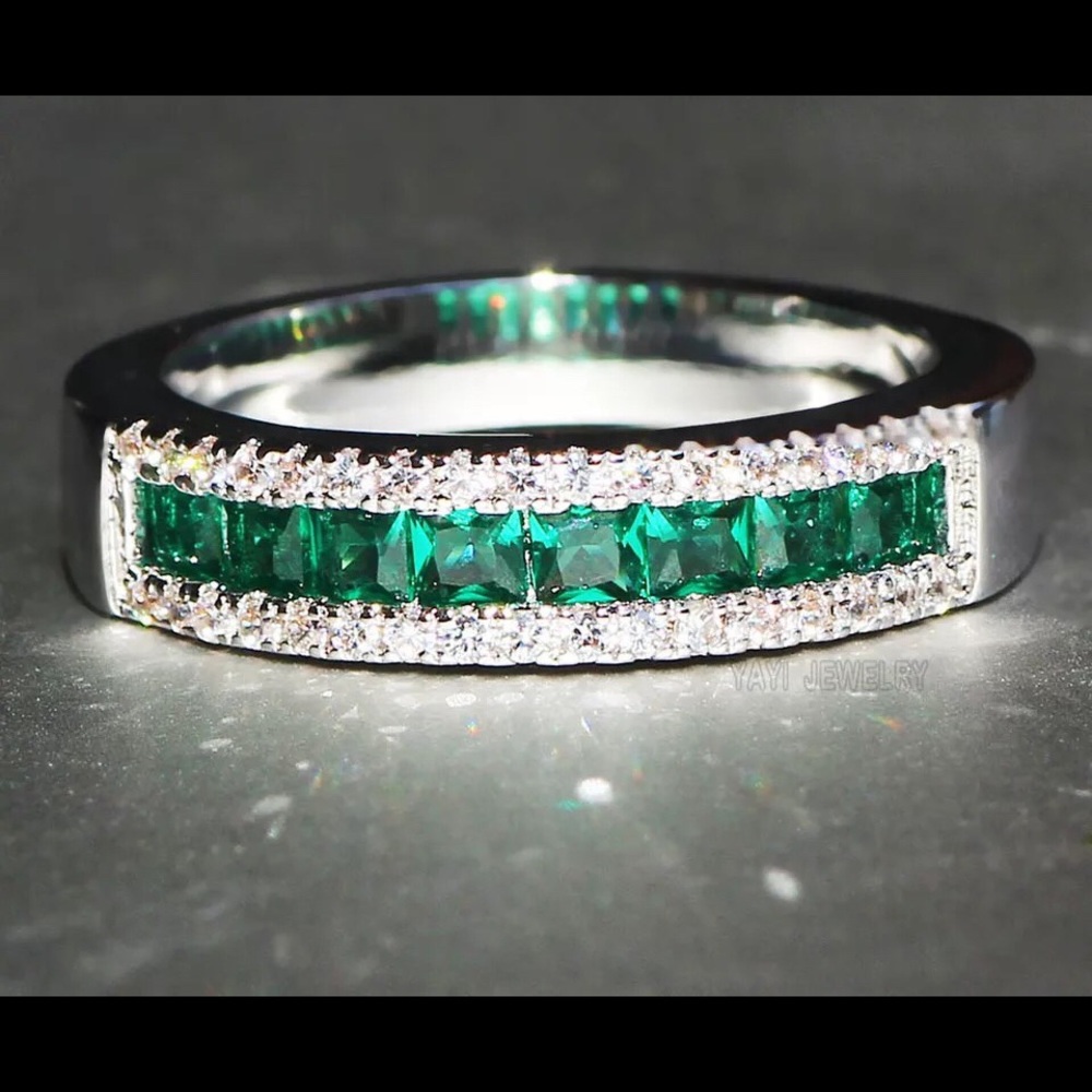 2/$30🔥925 sterling silver lab emerald ring